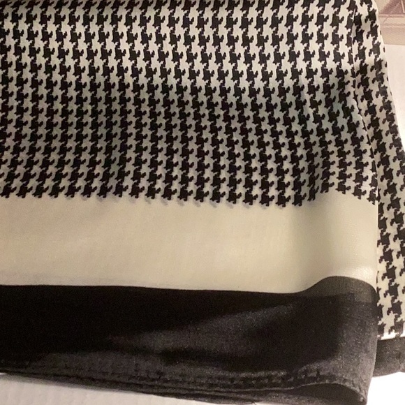 New HOUNDSTOOTH Scarf “LAST ONE” - Picture 4 of 9
